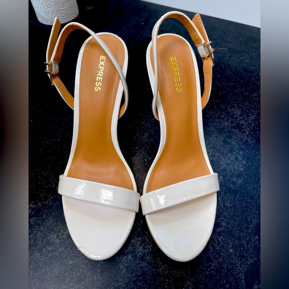 Express sandals 7,5